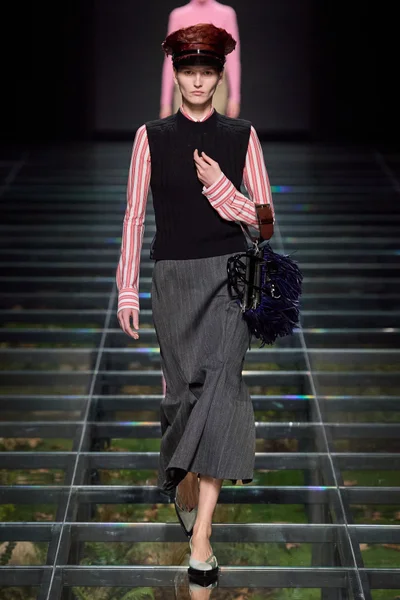 Look 24